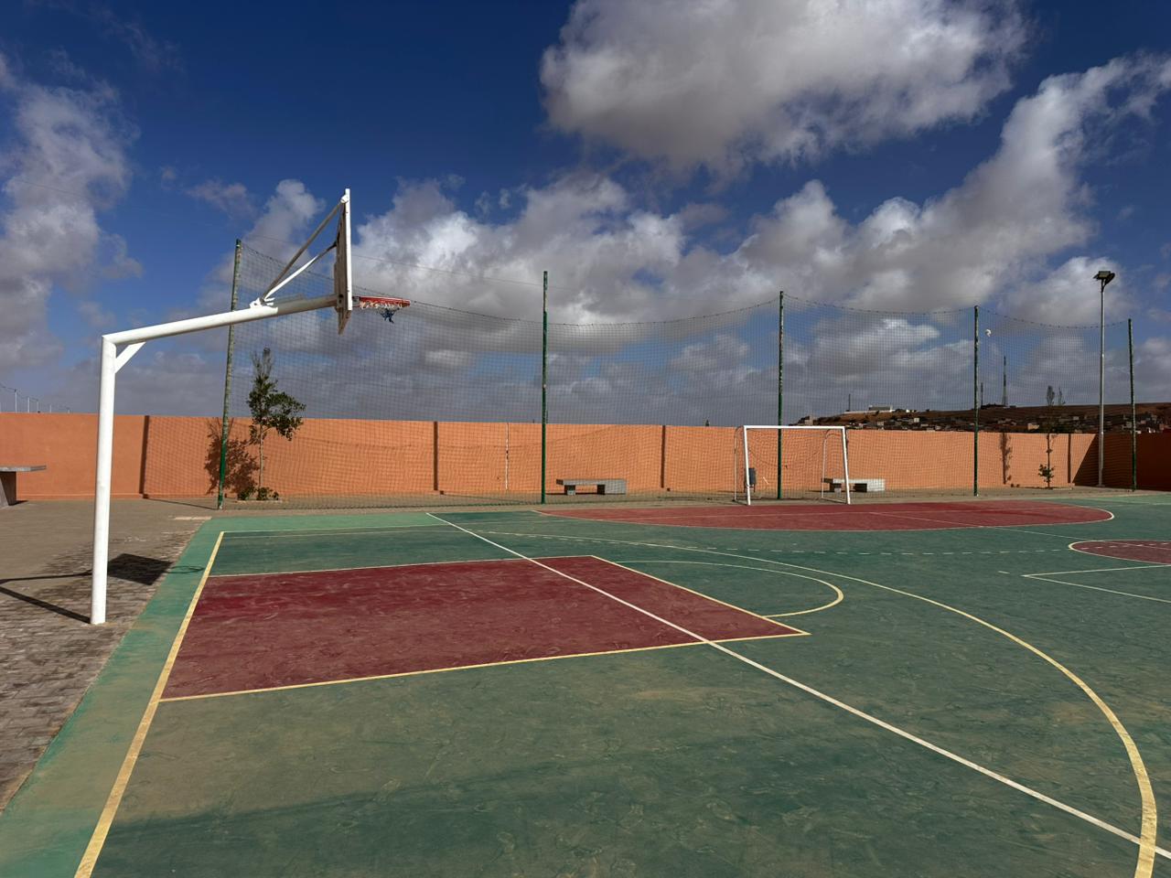 ملعب سوسيو رياضي القرب النهضة